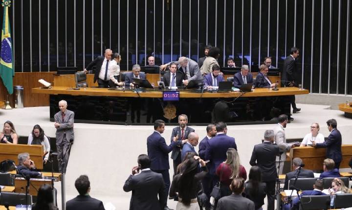 Câmara aprova autorização para estabelecimento comercial divulgar imagens de pessoas flagradas cometendo crime