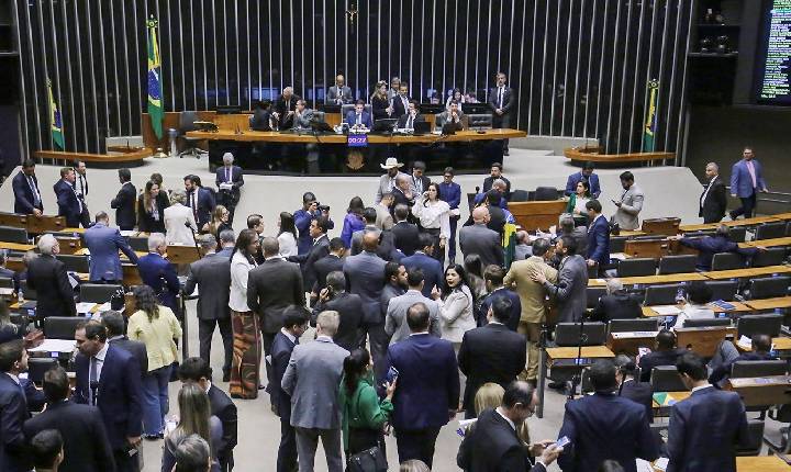 Câmara aprova Medida Provisória com novas regras para seguro-defeso 