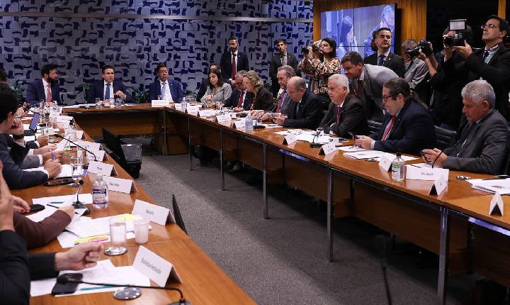 Câmara: governo retira urgência do fim da escala 6x1 e destrava pauta
