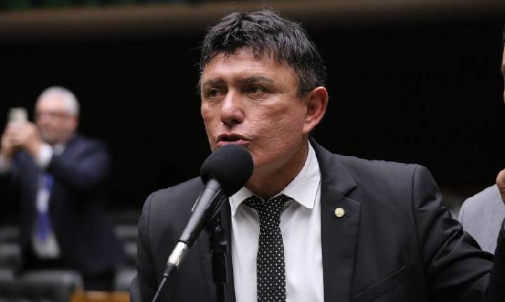 Comissão aprova proposta que permite a técnico industrial emitir documento para registro de imóvel