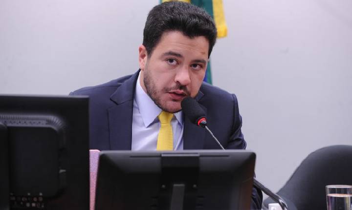 Projeto facilita Bolsa Família em caso de pessoa com deficiência que necessite de cuidador