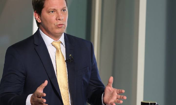 STF não consegue notificar Mário Frias sobre filme de Bolsonaro