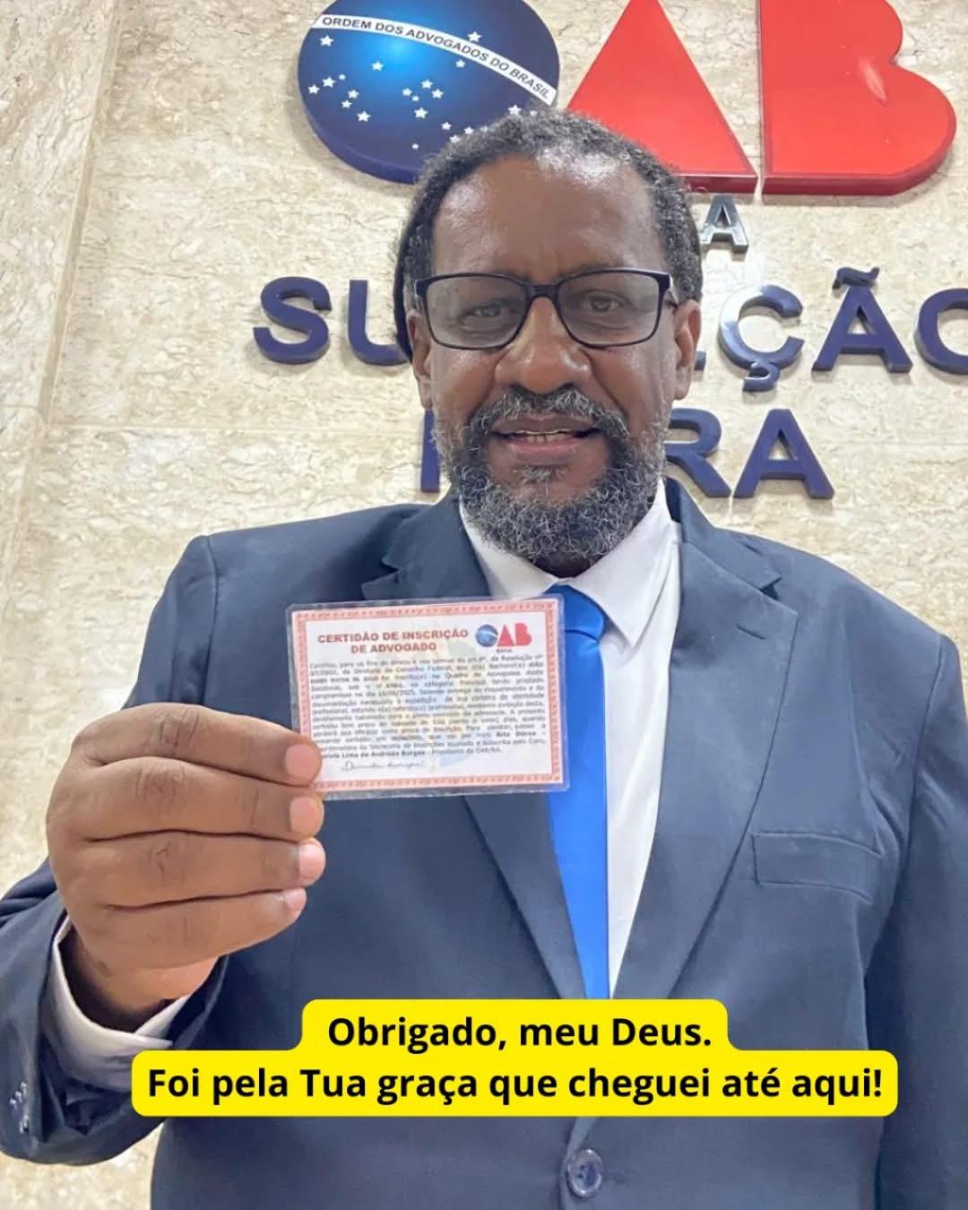 MERECEDOR: Padre João Eudes comemora conquista da carteira da OAB