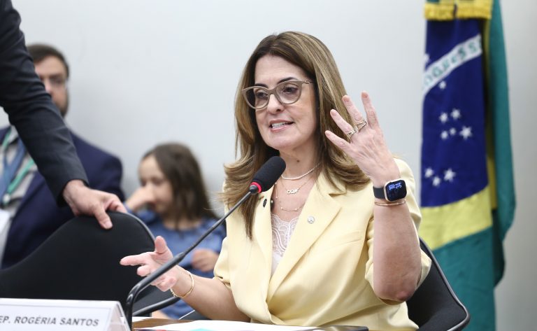 Comissão aprova aumento da pena para agressor que usar manipulação contra mulher