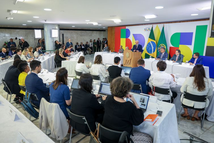 Lula afirma que vai vetar PL da Dosimetria